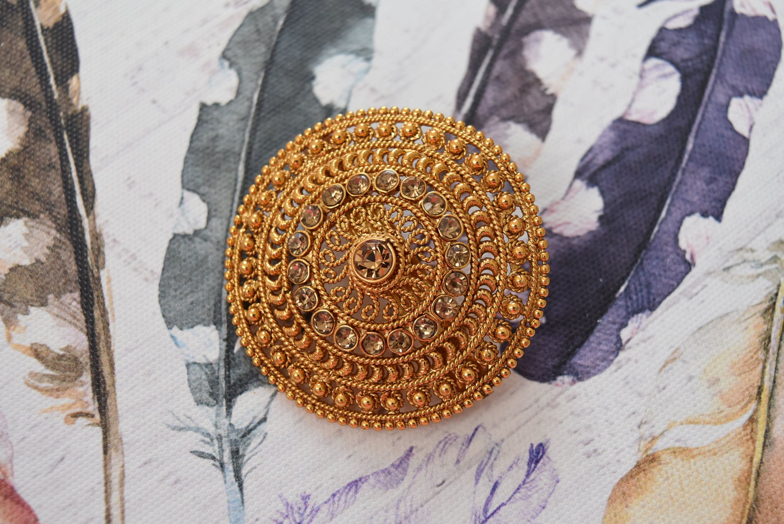 Traditional Gold Plated Round Hair Clip - Temple Of Navratna