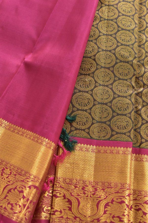 Dark Green Traditional and Pure Kanchipuram with Pink Blouse - Image 4