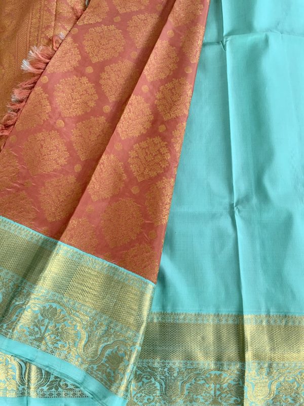 Exclusive Peach Kanchipuram Saree with Contrast Border and Blouse - Image 5