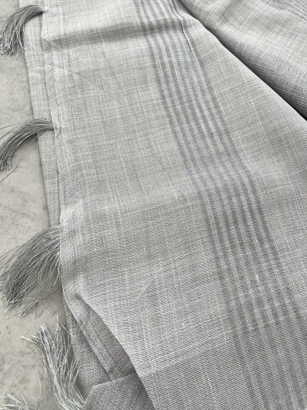 Gray Semi Linen Saree - Image 2