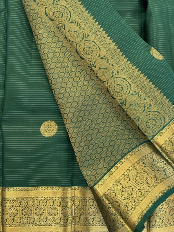 Emerald Green Pure Kanchipuram Silk Saree - Image 3