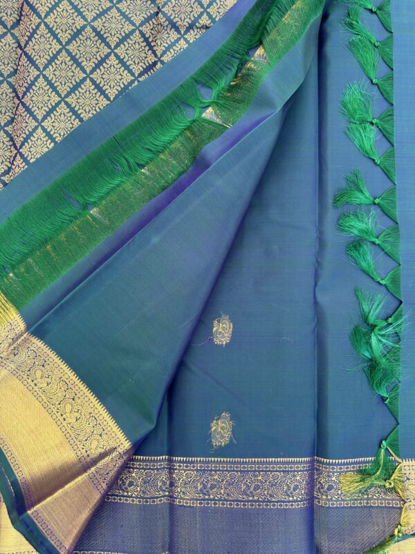 Dual Shade Peacock Pure Kanchipuram Silk Saree with Zari Border - Image 5