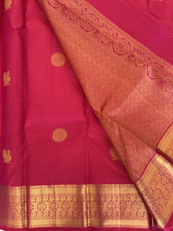 Dual Shade Red and Pink Pure Kanchipuram Silk Saree with Zari Border - Image 3