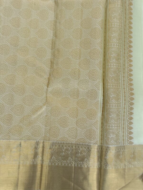 Pastel Lime Yellow Pure Kanchipuram Silk Saree - Image 4